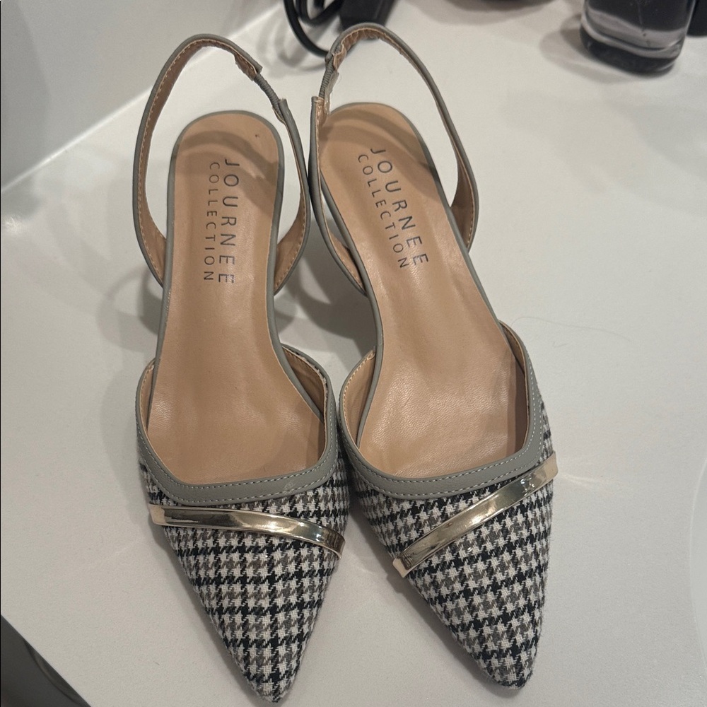 Journee Collection Black and Gray Houndstooth Heels